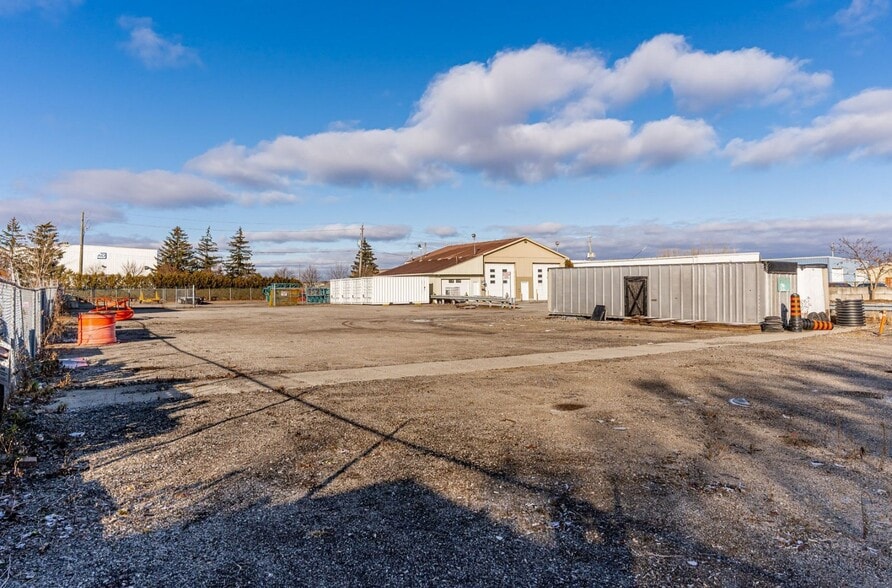More Photos Of 2073 Piper Ln, London Warehouse For Sale