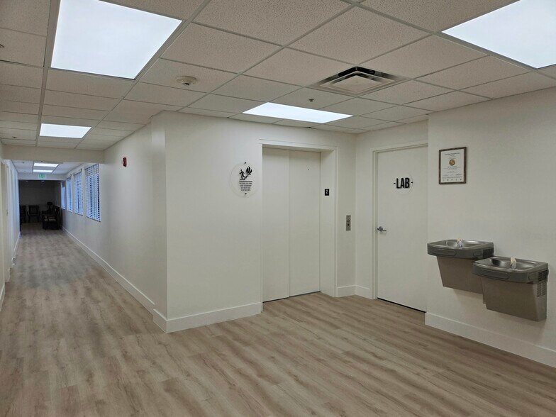 More Photos Of 5301 N Dixie Hwy, Fort Lauderdale Medical For Lease