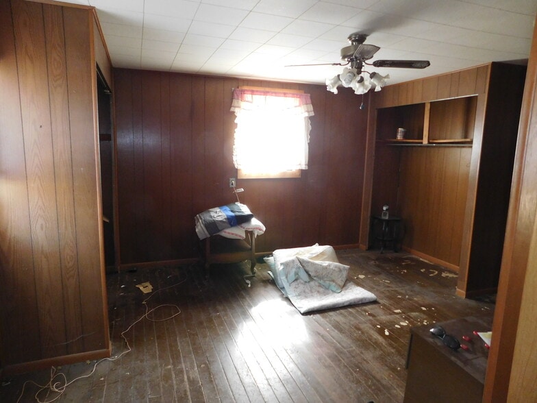 More Photos Of 260 Main St, Wilson Bar For Sale