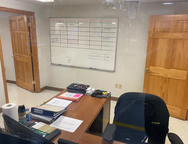 More Photos Of 11 Fireslate Pl, Lewiston Warehouse For Lease