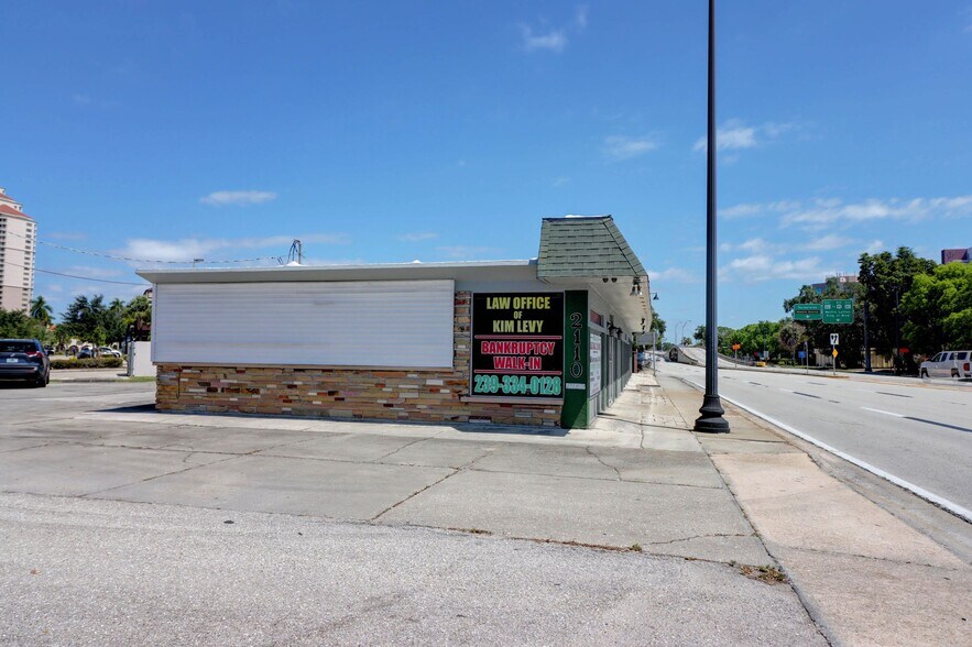More Photos Of 2110 S Cleveland Ave, Fort Myers Office For Sale