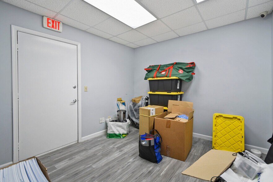 More Photos Of , Jacksonville Office For Sale