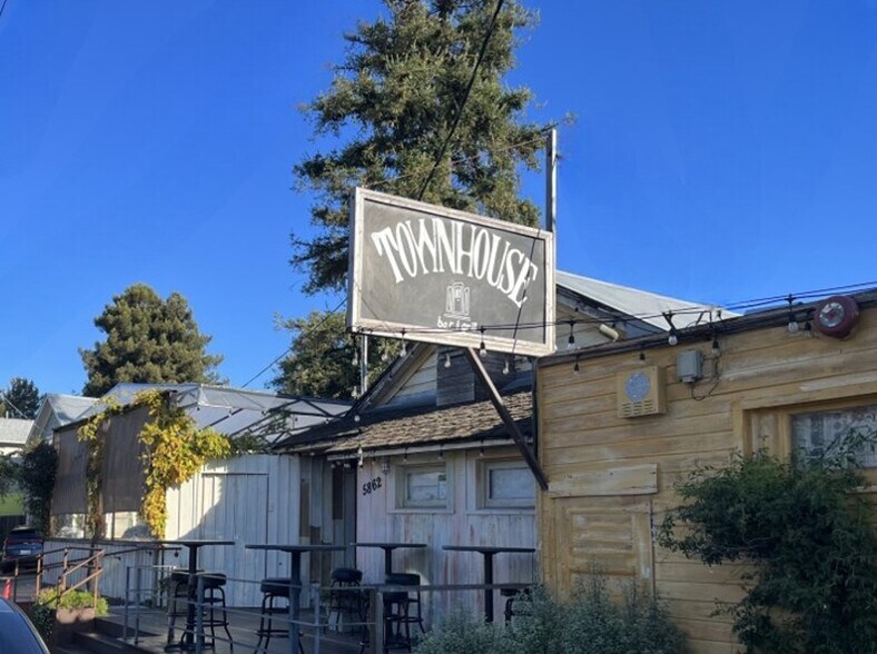 Primary Photo Of 5862-5872 Doyle St, Emeryville Restaurant For Sale