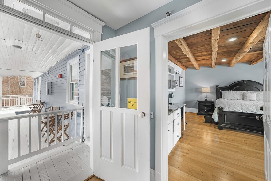 More Photos Of 208-210 Wharf St, Hermann Hospitality For Sale