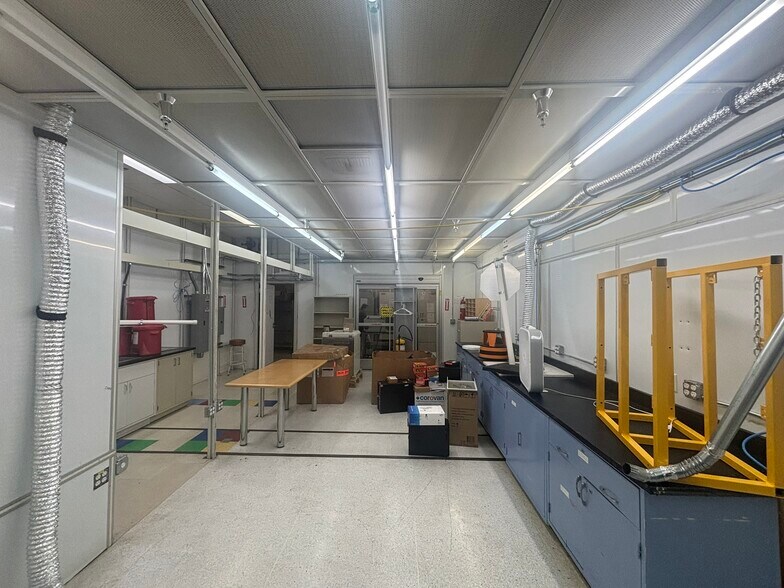 More Photos Of 1230 Bordeaux Dr, Sunnyvale Light Manufacturing For Lease