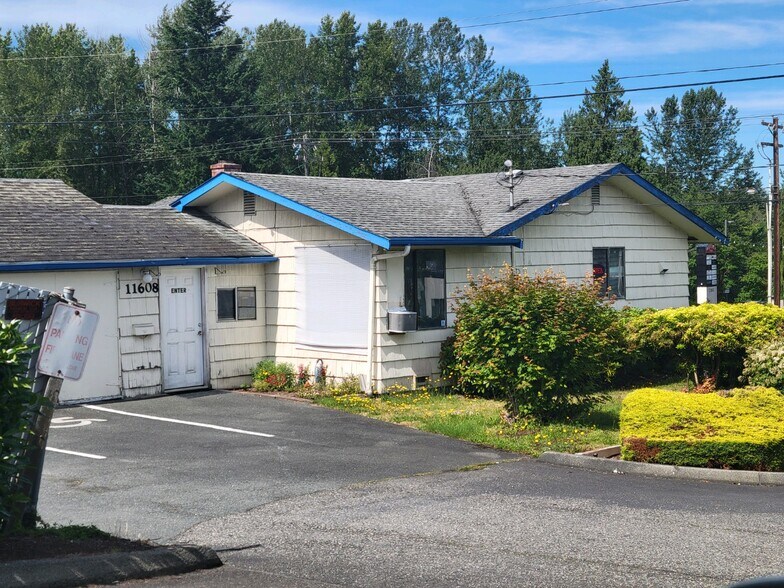 More Photos Of 11608 Airport Rd, Everett Office For Sale