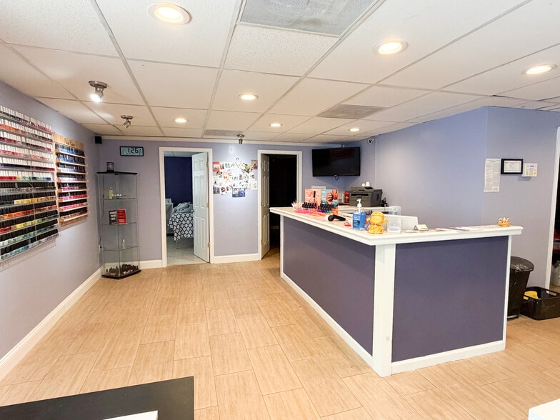 More Photos Of 1748 Eastern Ave, Baltimore Flex For Sale