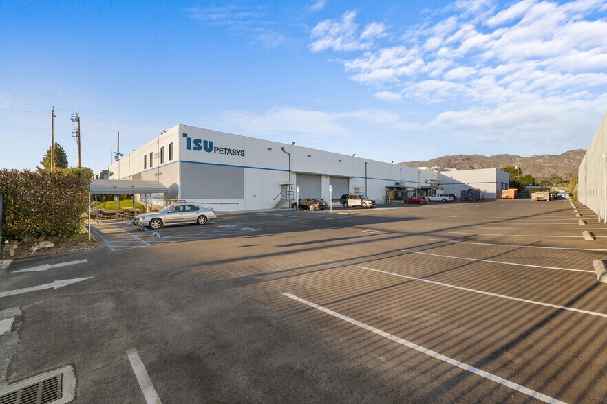 More Photos Of 12930 Bradley Ave, Sylmar Warehouse For Sale