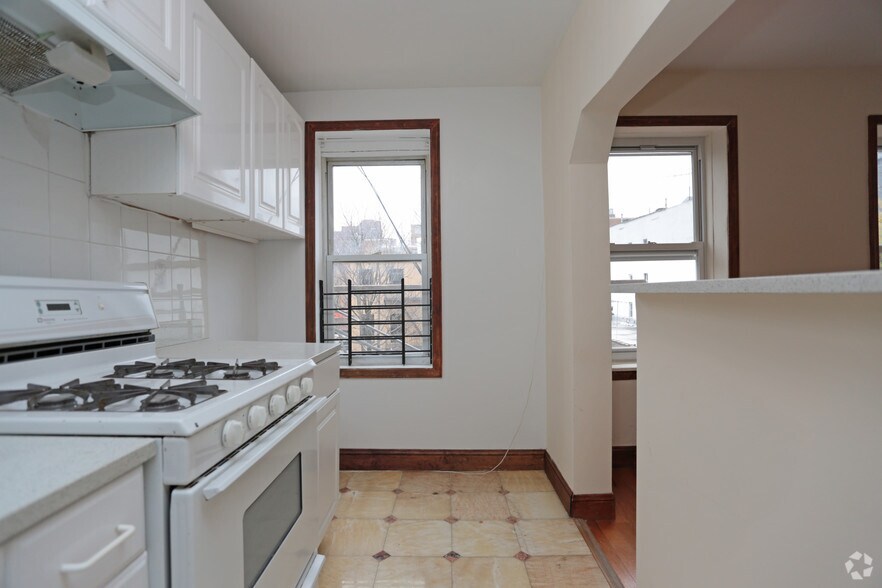 More Photos Of 354 E 116th St, New York Apartments For Lease
