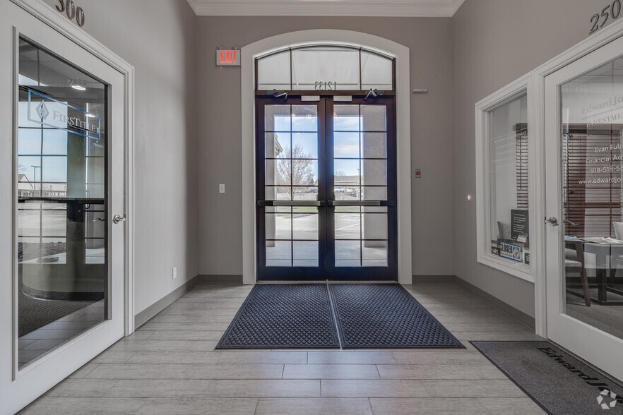 More Photos Of 12133 S Yukon Ave, Glenpool Office For Sale