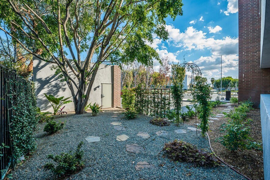 More Photos Of 1301 E Orangewood Ave, Anaheim Office For Sale