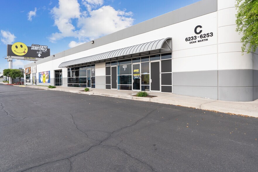 More Photos Of 6263-6281 Dean Martin Dr, Las Vegas Showroom For Lease