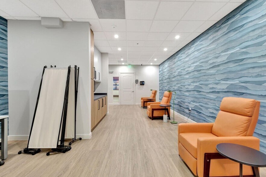 More Photos Of 402 SE 6th Ave, Delray Beach Medical For Sale