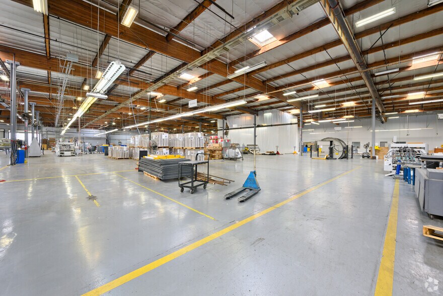 More Photos Of 2150 S Parco Ave, Ontario Manufacturing For Lease