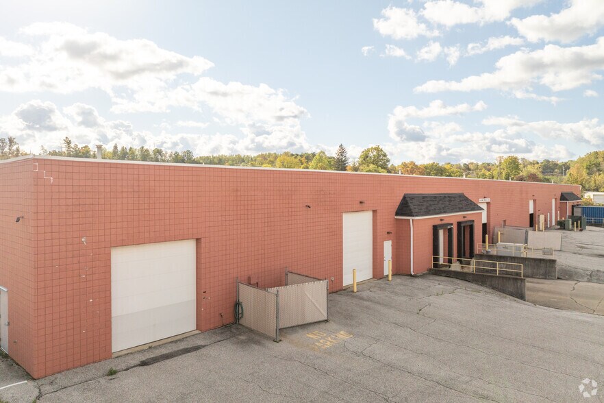 More Photos Of 10221 Sweet Valley Dr, Valley View Warehouse For Lease