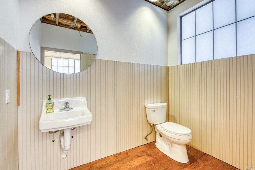 More Photos Of 3720 Main St, Kelseyville Drugstore For Sale