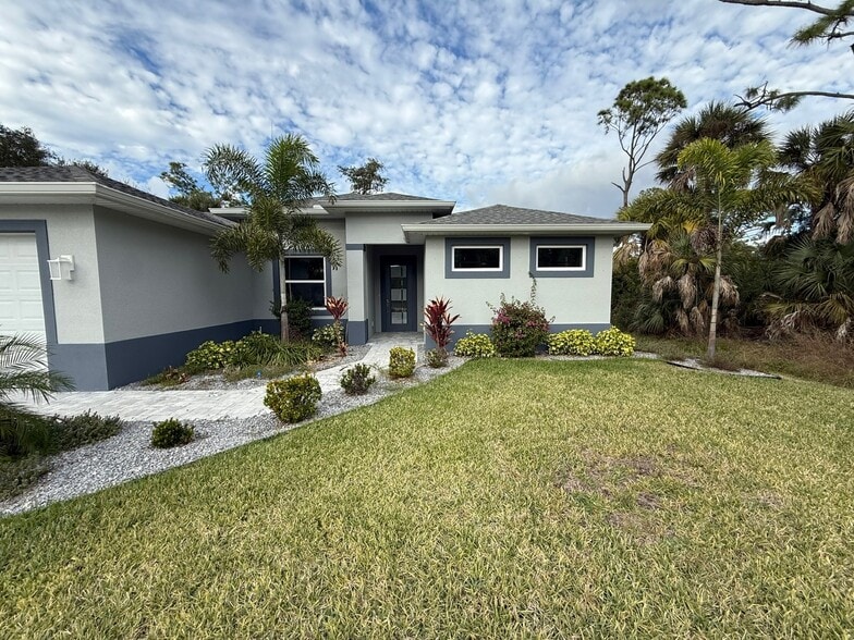More Photos Of 14422 Chamberlain Blvd, Port Charlotte Multifamily For Sale