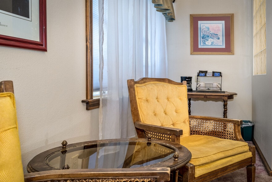 More Photos Of 15432 Washington Rd, Washington Storefront Retail Residential For Sale