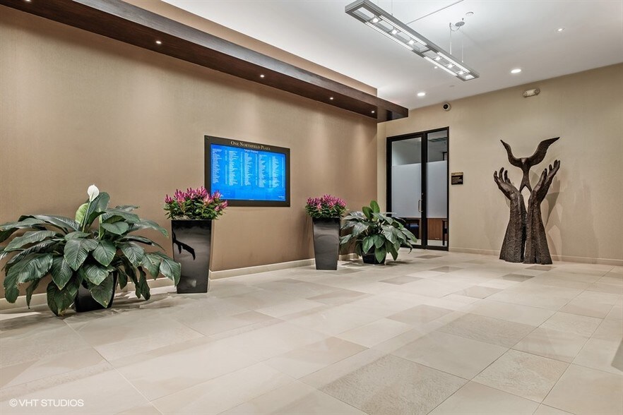 More Photos Of Northfield Plz, Northfield Office For Lease