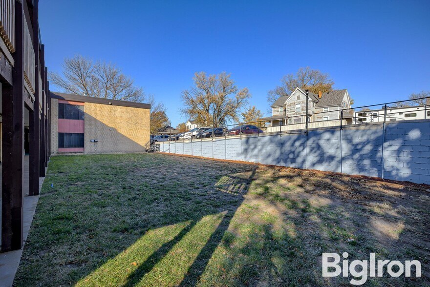 More Photos Of 525 I St, Fairbury Apartments For Sale