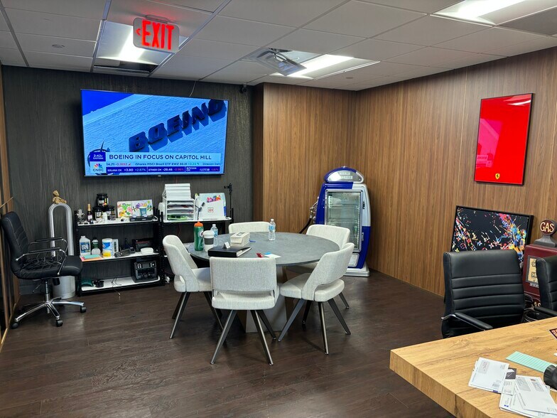 More Photos Of 2875 NE 191st St, Aventura Coworking Space