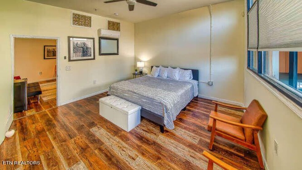 More Photos Of 145 S Gay St, Knoxville Restaurant For Sale
