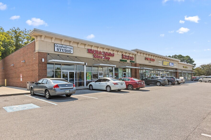 More Photos Of 6025 E Brainerd Rd, Chattanooga Storefront For Lease