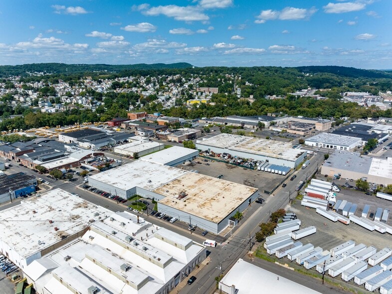 More Photos Of 75 Wood St, Paterson Manufacturing For Lease