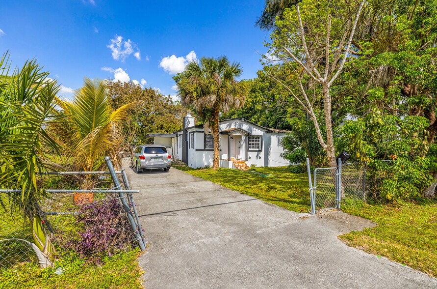 More Photos Of 219 NE 141st St, Miami Land For Sale