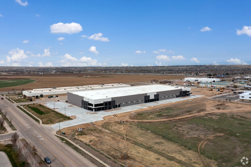 More Photos Of 1130 Diamond Valley Dr, Windsor Distribution For Sale