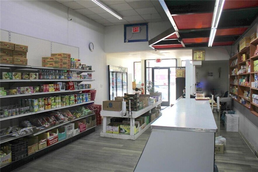 More Photos Of 429 Northampton St, Easton Apartments For Sale