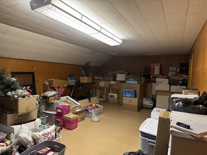 More Photos Of 51 S Rubey St, Macon General Retail For Sale