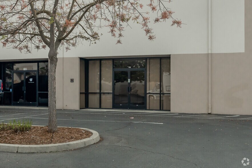 More Photos Of 1275 Triangle Ct, West Sacramento Warehouse For Lease