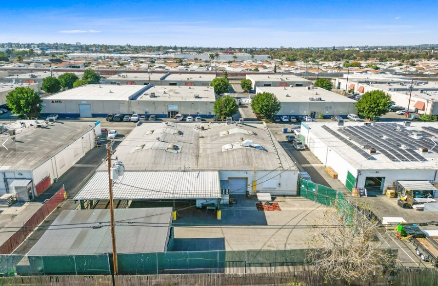More Photos Of 1812-1818 N Orangethorpe Park, Anaheim Warehouse For Lease
