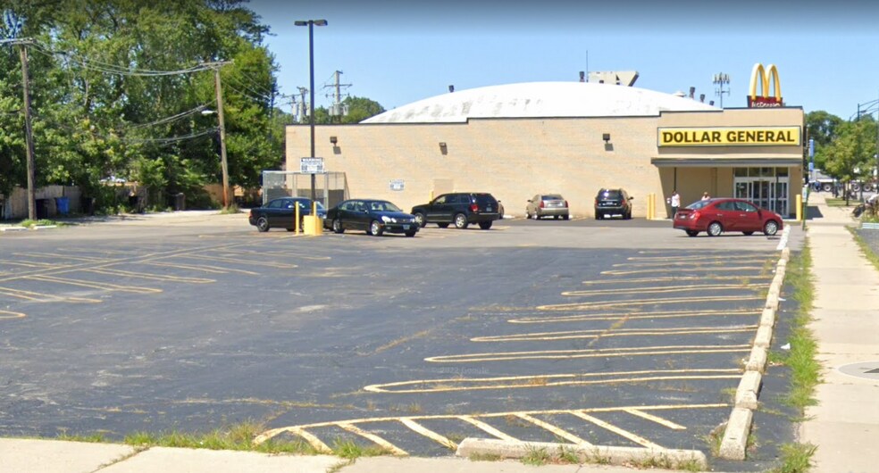 More Photos Of 9520 S Jeffrey, Chicago Freestanding For Sale