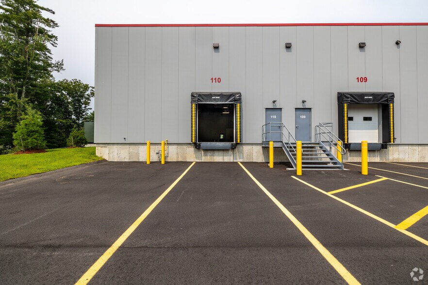 More Photos Of 683 Daniel Webster Hwy, Merrimack Warehouse For Lease