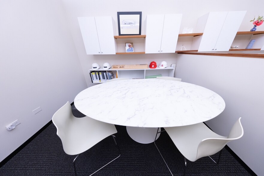 More Photos Of 200-206 E Church St, Libertyville Coworking Space