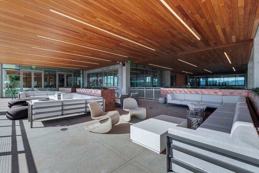 More Photos Of 155 Riveredge Dr, Dallas Office For Lease