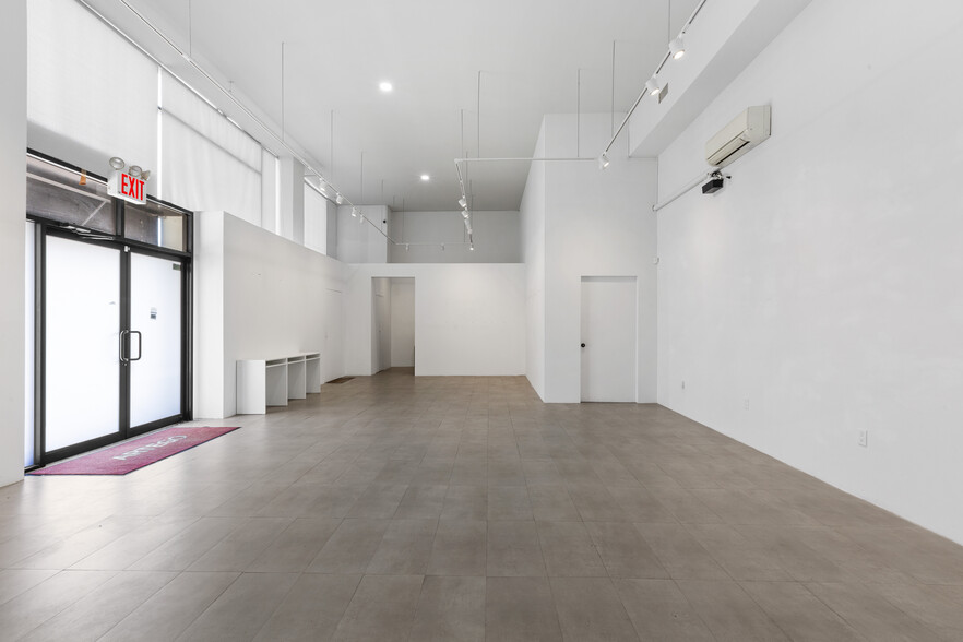 More Photos Of 3278 48th St, Astoria Storefront Retail Office For Lease