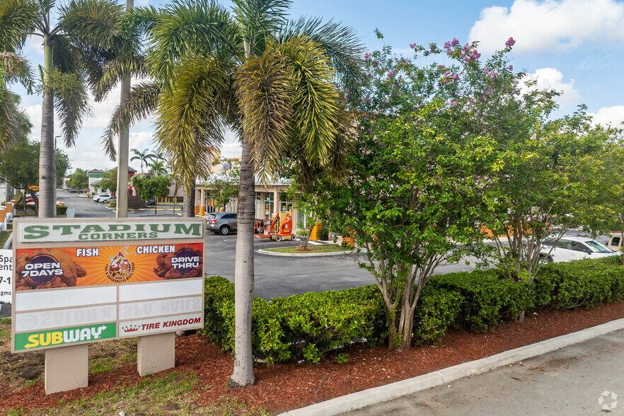 More Photos Of 19866-19874 NW 27th Ave, Miami Gardens Storefront Retail Office For Lease