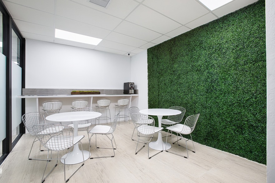 More Photos Of 221 W Hallandale Beach Blvd, Hallandale Beach Office For Lease