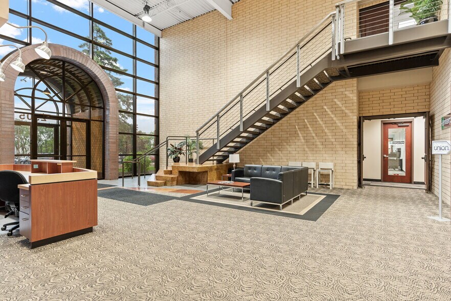 More Photos Of 2905 Lexington Ave S, Eagan Flex For Sale