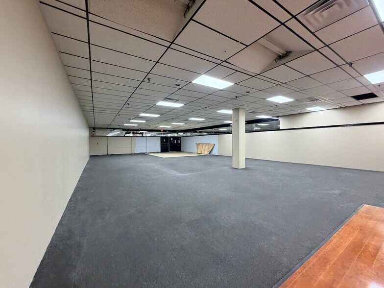 More Photos Of 5611 N State Road 7, Fort Lauderdale Unknown For Lease