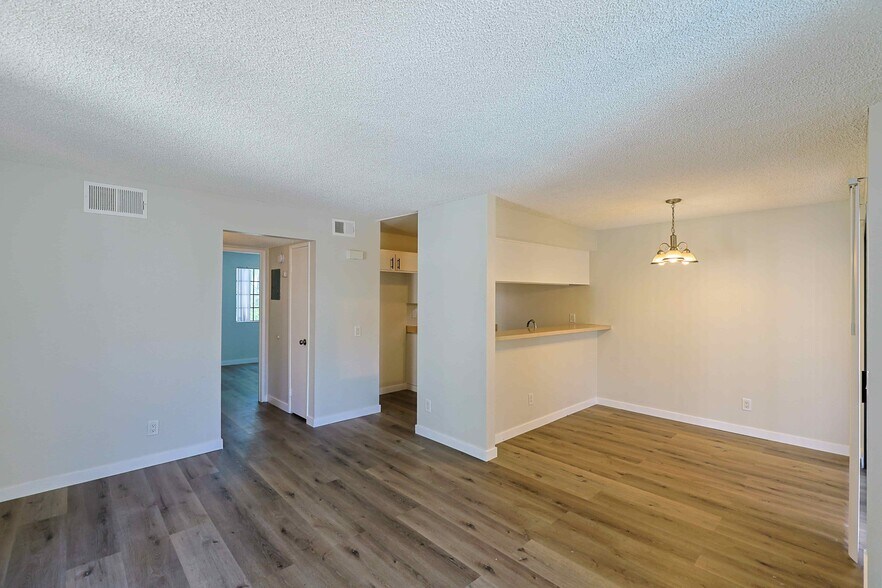 More Photos Of 8350 Gardendale St, Paramount Apartments For Sale