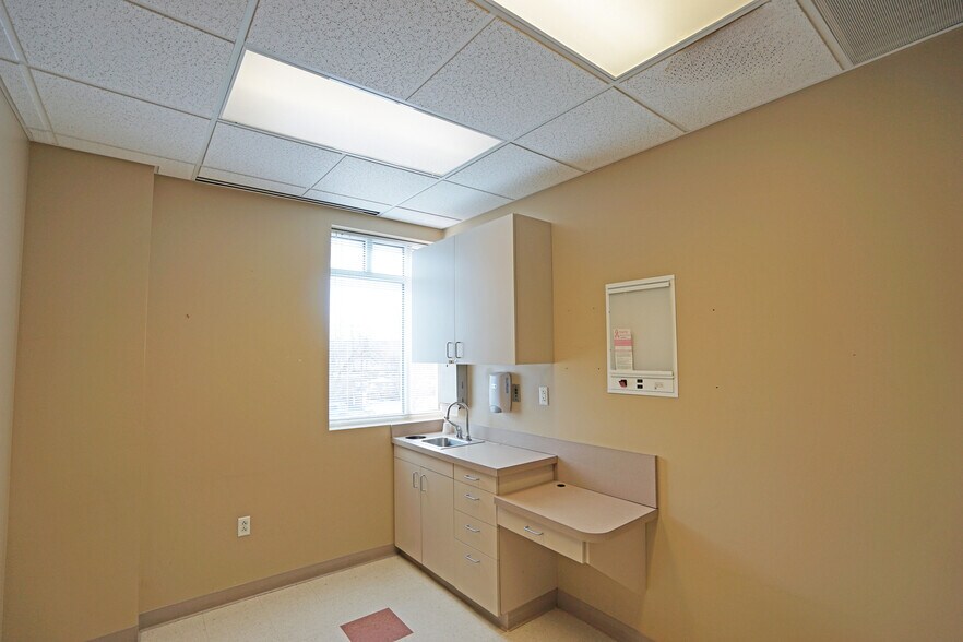 More Photos Of 1005 W Walnut St, Yakima Medical For Lease