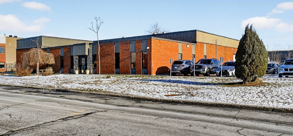 More Photos Of 939 Av Selkirk, Pointe-claire Warehouse For Lease