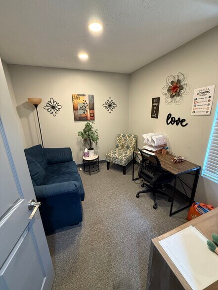 More Photos Of 4749 Odom Rd, Beaumont Office For Sale