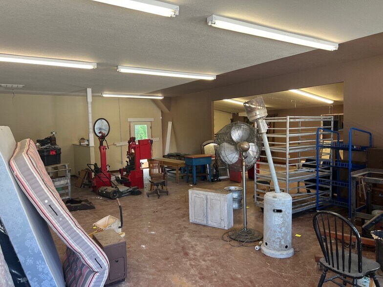 More Photos Of 8 Mashburn St, Hawkinsville Coworking Space
