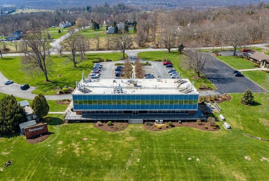 More Photos Of 70 Pleasant Hill Rd, New Windsor Township Office For Sale