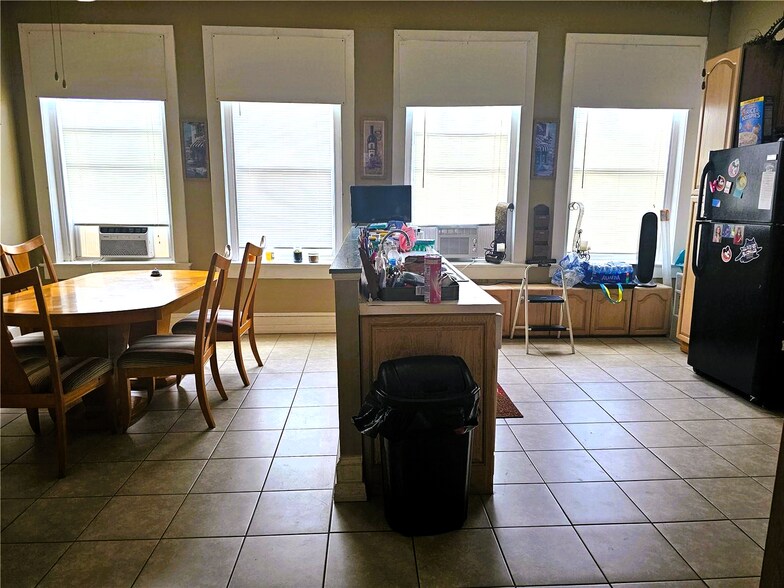 More Photos Of 106 E Tarpon Ave, Tarpon Springs Apartments For Sale